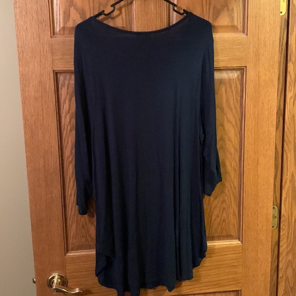 Torrid cutout long sleeve - Picture 3 of 3